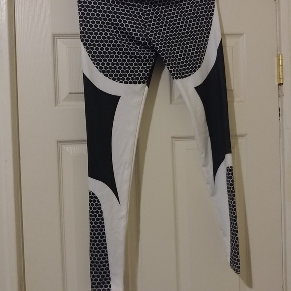 Black and white workout pants - Picture 2 of 2